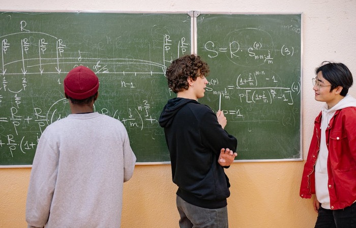 Ini Cara Mengatasi Anak yang Pemalu dan Takut Sebagai Sikap Terkena Kecemasan Sosial